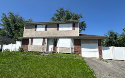 190 Burlington Avenue, Deer Park- UNDER CONTRACT